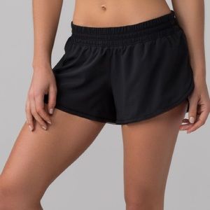 LULULEMON seek the heat shorts